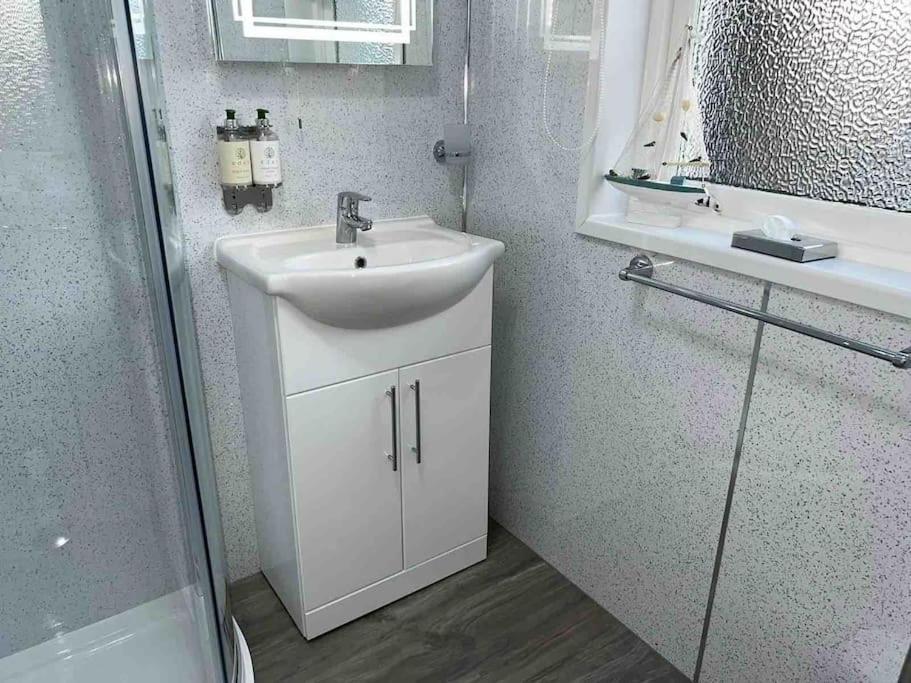 Modern 2 Bed Apartment Обан Экстерьер фото